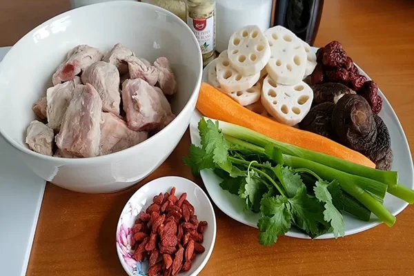 Cách Nấu Canh Củ Sen Thanh Mát, Bổ Dưỡng Cho Cả Nhà