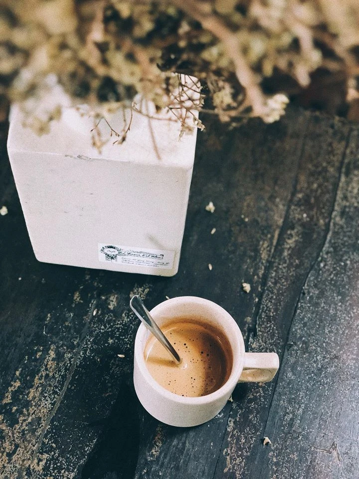 99+ Hình Ảnh Ngồi Uống Cafe 1 Mình, Suy Tư, Tâm Trạng
