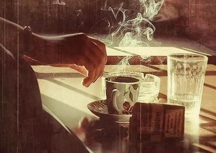 Hòa Mình Vào Không Gian Uống Cafe Đêm Tĩnh Lặng